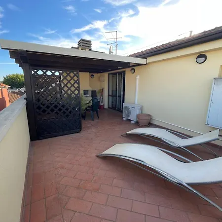 Attico Vista Mare 50m Dal Centro Apartment *