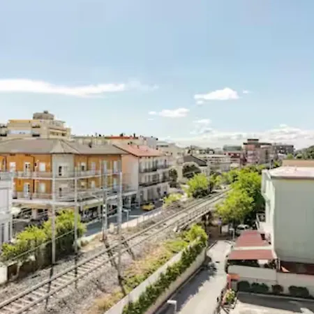 Attico Vista Mare 50m Dal Centro Appartamento